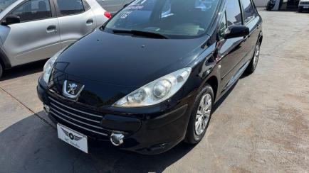 Peugeot 307 Hatch. Presence 1.6 16V (flex)