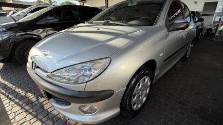 Peugeot 206 Hatch. Presence 1.4 8V (flex)