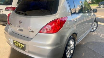 Nissan Tiida SL 1.8 (flex) (aut)