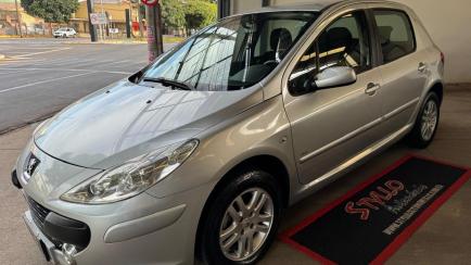 Peugeot 307 Hatch. Presence Pack 1.6 16V (flex)