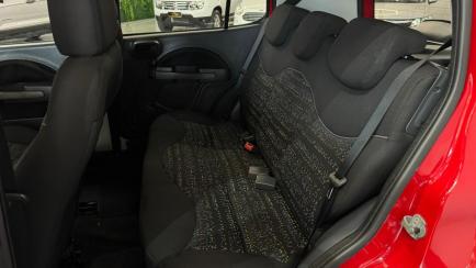Fiat Uno Attractive 1.4 8V (Flex) 4p