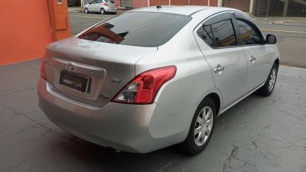 Nissan Versa 1.6 16V SV