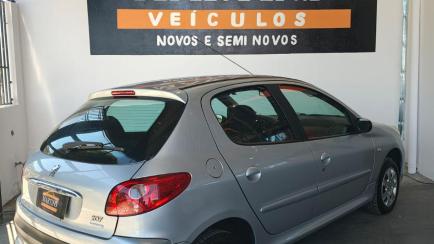 Peugeot 207 Hatch XR 1.4 8V (flex) 4p