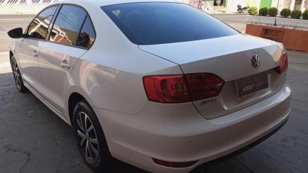 Volkswagen Jetta 2.0 Comfortline Tiptronic (Flex)