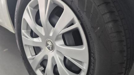 Peugeot 208 Active Pack 1.2 12V (Flex)