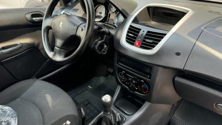 Peugeot 207 Hatch XR 1.4 8V (flex) 4p