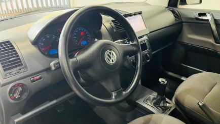 Volkswagen Polo Hatch. Sportline 1.6 8V (Flex)