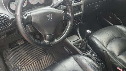 Peugeot 206 Hatch. Feline 1.4 8V