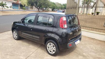 Fiat Uno Attractive 1.4 8V (Flex) 4p