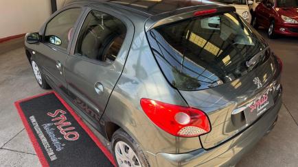 Peugeot 207 Hatch XR 1.4 8V (flex) 4p