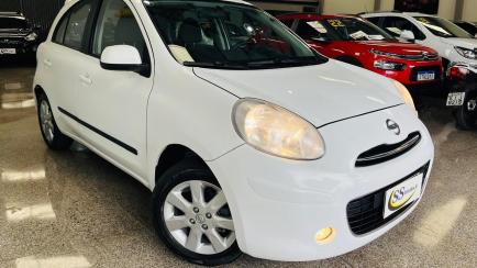Nissan March 1.6 16V SV (Flex)
