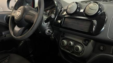 Fiat Uno Attractive 1.4 8V (Flex) 4p
