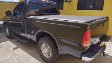 Ford F-250 XLT 4x2 3.9 (Cab Simples)