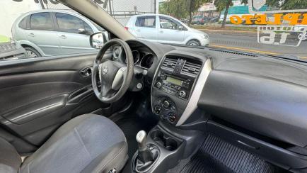 Nissan Versa 1.6 16V SV (Flex)