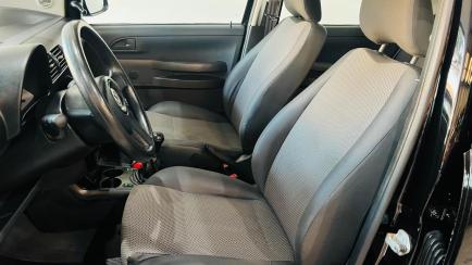 Volkswagen Fox Plus 1.0 8V (Flex)