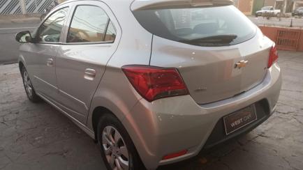 Chevrolet Onix 1.0 LT SPE/4