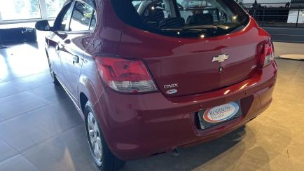 Chevrolet Onix 1.0 LT SPE/4